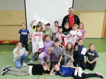 ab86dcd9-571a-400a-8267-b7c12ee17fb4.jfif