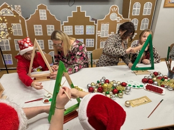 2f3ae42b-b61c-43a2-a40a-a66d66c20942