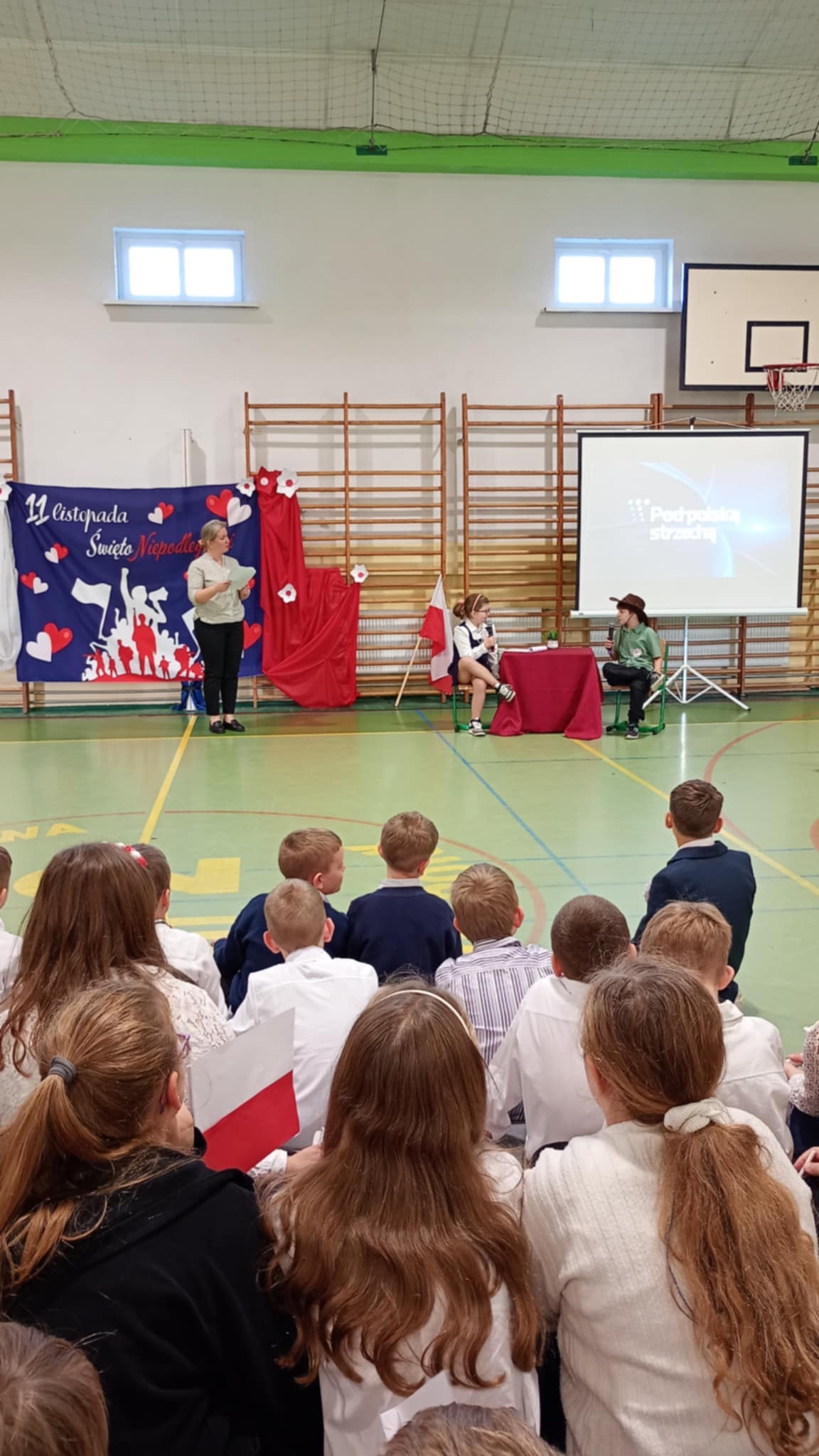 ''Pod polską strzechą''