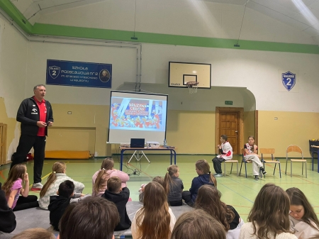 Marcin Prus motywował naszych uczniów do wytrwałości w spełnianiu marzeń