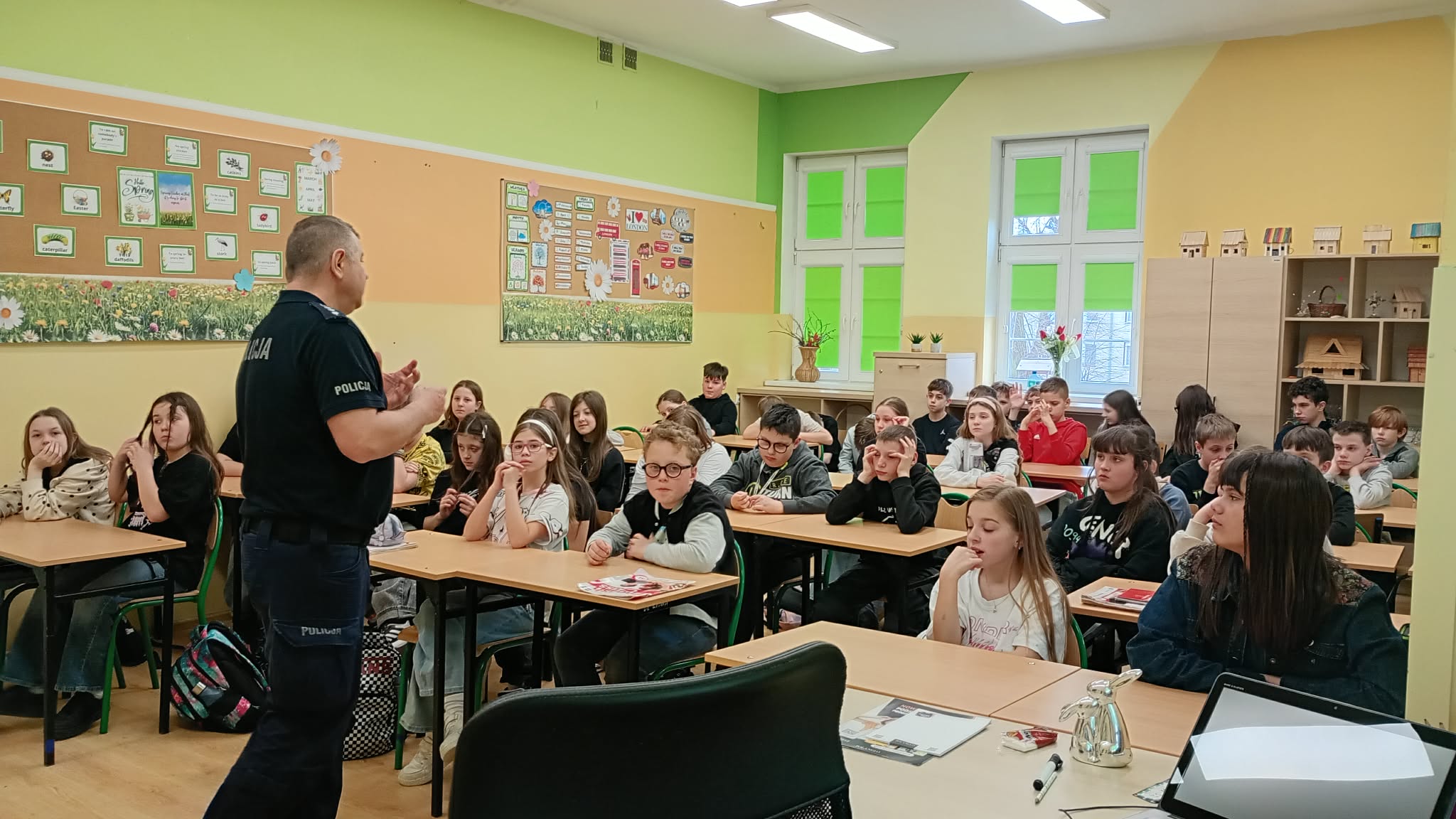 Spotkanie z przedstawicielem Policji na temat hejtu i przemocy rówieśniczej 